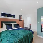 Spacious Modern Retreat - Near Temple Meads *