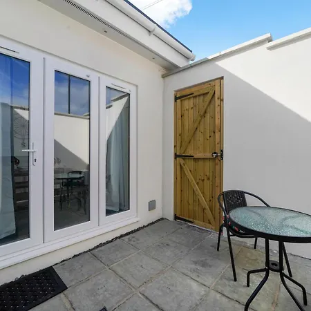 Spacious Modern Retreat - Near Temple Meads