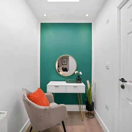 Spacious Modern Retreat - Near Temple Meads Holiday home *