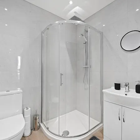 Spacious Modern Retreat - Near Temple Meads *
