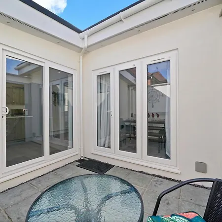 Spacious Modern Retreat - Near Temple Meads 펜션