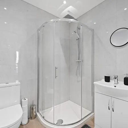 Spacious Modern Retreat - Near Temple Meads Bristol