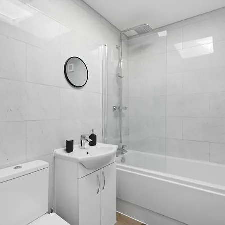 Spacious Modern Retreat - Near Temple Meads