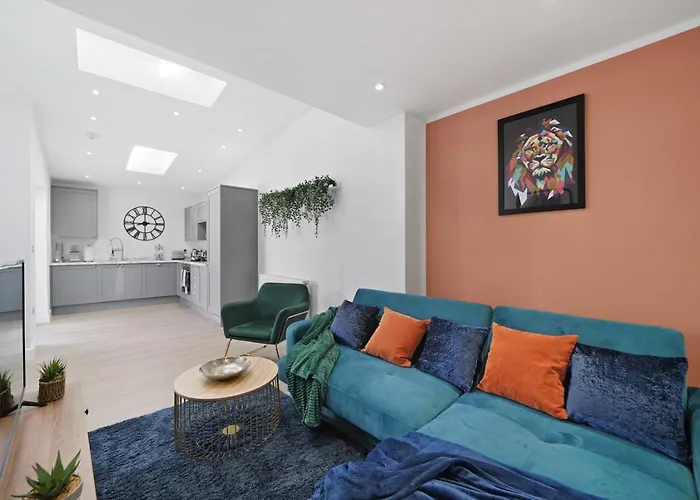 Spacious Modern Retreat - Near Temple Meads Bristol