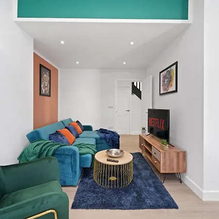 Spacious Modern Retreat - Near Temple Meads Vakantiehuis Bristol