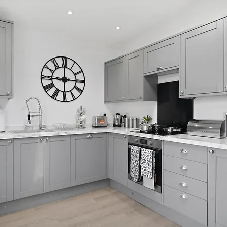 Nyaraló Spacious Modern Retreat - Near Temple Meads Bristol