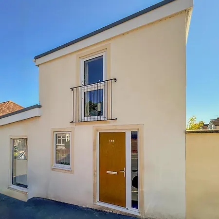 Spacious Modern Retreat - Near Temple Meads *
