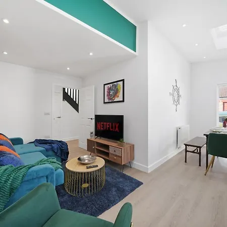 בית נופש Spacious Modern Retreat - Near Temple Meads *