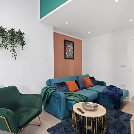 בית נופש Spacious Modern Retreat - Near Temple Meads בריסטול