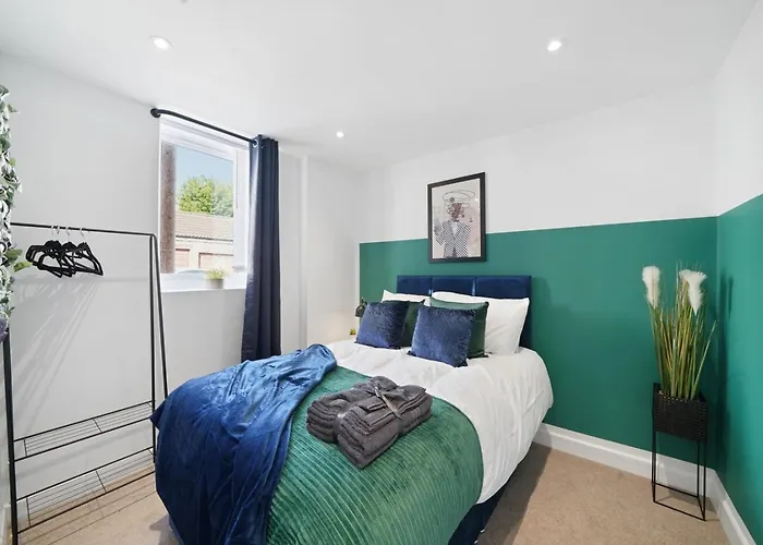 Spacious Modern Retreat - Near Temple Meads Vakantiehuis Bristol